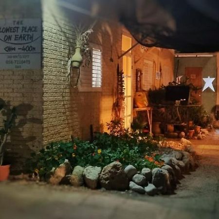 נאות הכיכר The Lowest Place On Earth B&B מראה חיצוני תמונה