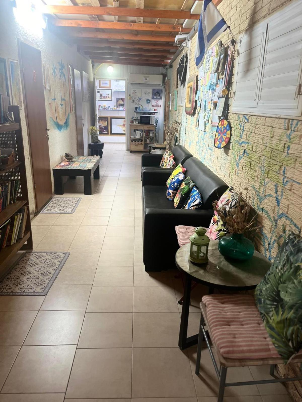 נאות הכיכר The Lowest Place On Earth B&B מראה חיצוני תמונה