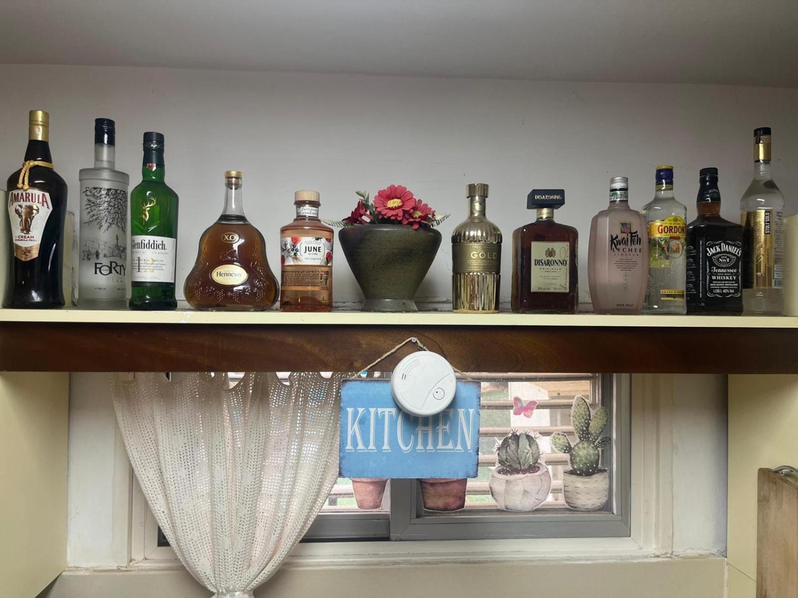 נאות הכיכר The Lowest Place On Earth B&B מראה חיצוני תמונה